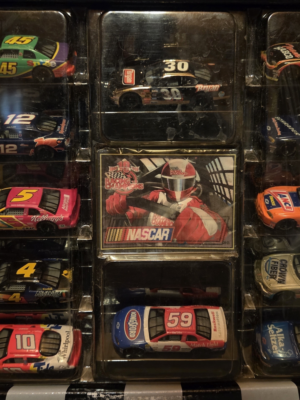 Nascar 1 Of 4 1:64 Die-Cast 12-Pack Limited Edition - Picture 4 of 4